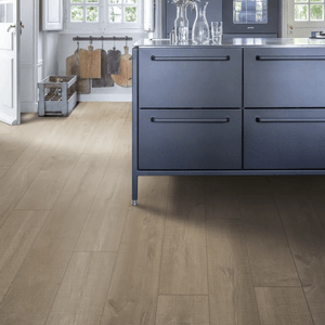Piso Laminado Carvalho Claro Serrado – Linha Eligna Wide – Quick Step